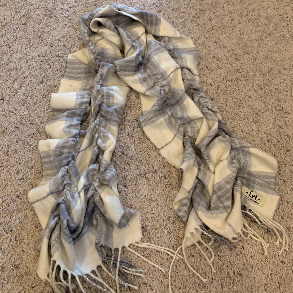 White and Grey Ruffle Scarf